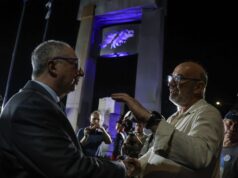 Passalacqua participó de la vigilia por Malvinas en Posadas y destacó la memoria de los caídos